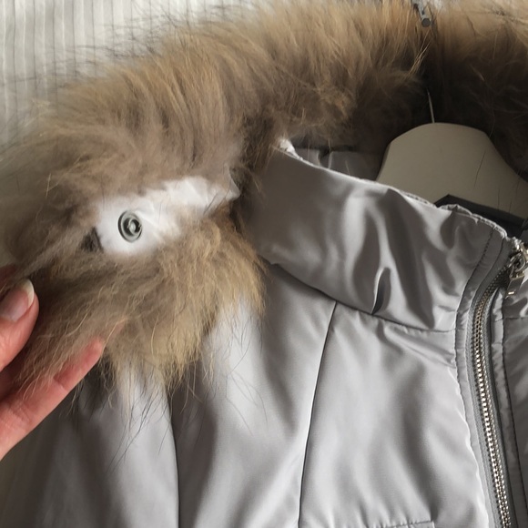 Down filled  winter jacket with belt and real fur collar , size small - Picture 3 of 5